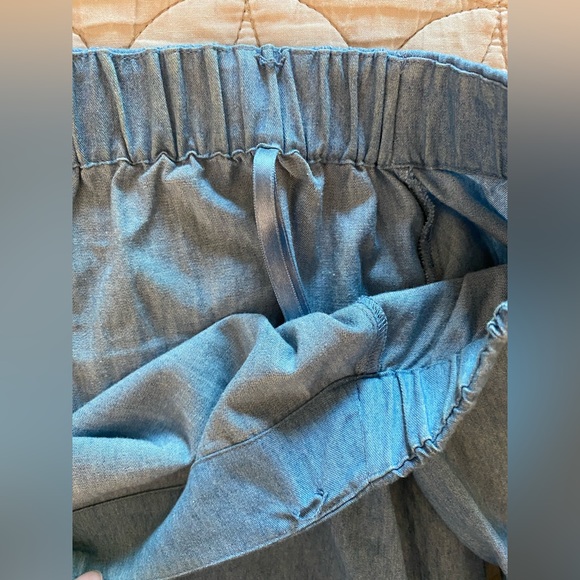 Club Monaco | Sophiya Blouse — Chambray | Size 2 - Picture 6 of 12